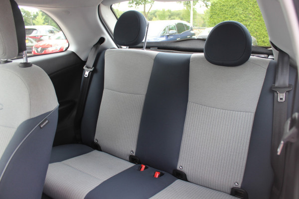 Fiat 500 Icon 42 kWh / SoH 94% / Apple CarPlay / Parkeerhulp achter / Keyless / 16'' / DAB / Cruise Control