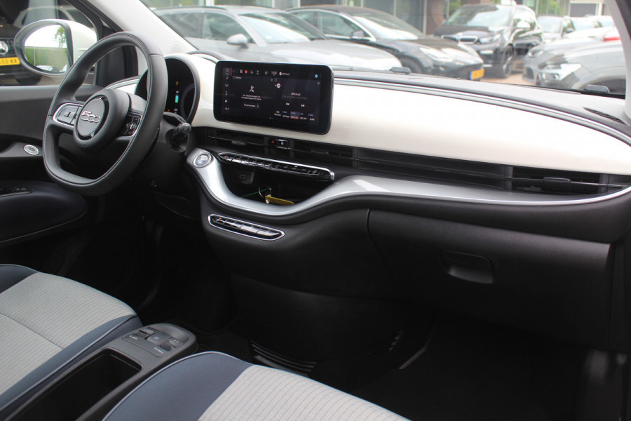 Fiat 500 Icon 42 kWh / SoH 94% / Apple CarPlay / Parkeerhulp achter / Keyless / 16'' / DAB / Cruise Control