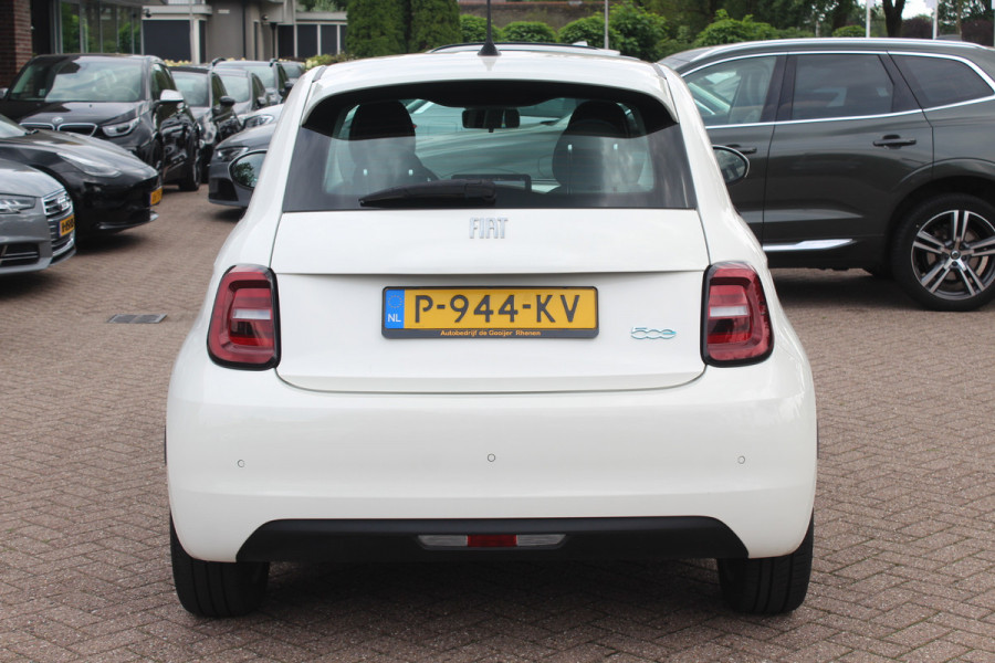 Fiat 500 Icon 42 kWh / SoH 94% / Apple CarPlay / Parkeerhulp achter / Keyless / 16'' / DAB / Cruise Control