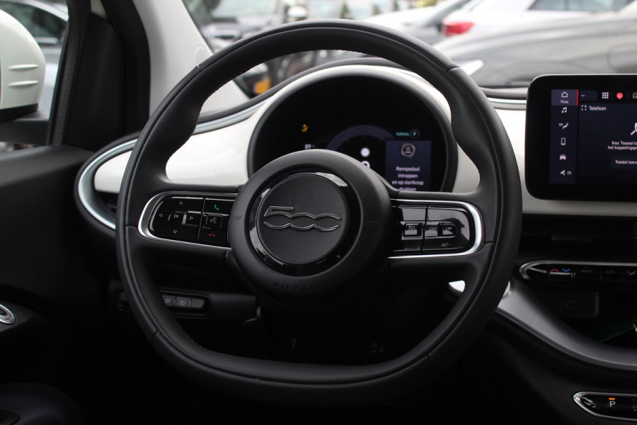Fiat 500 Icon 42 kWh / SoH 94% / Apple CarPlay / Parkeerhulp achter / Keyless / 16'' / DAB / Cruise Control