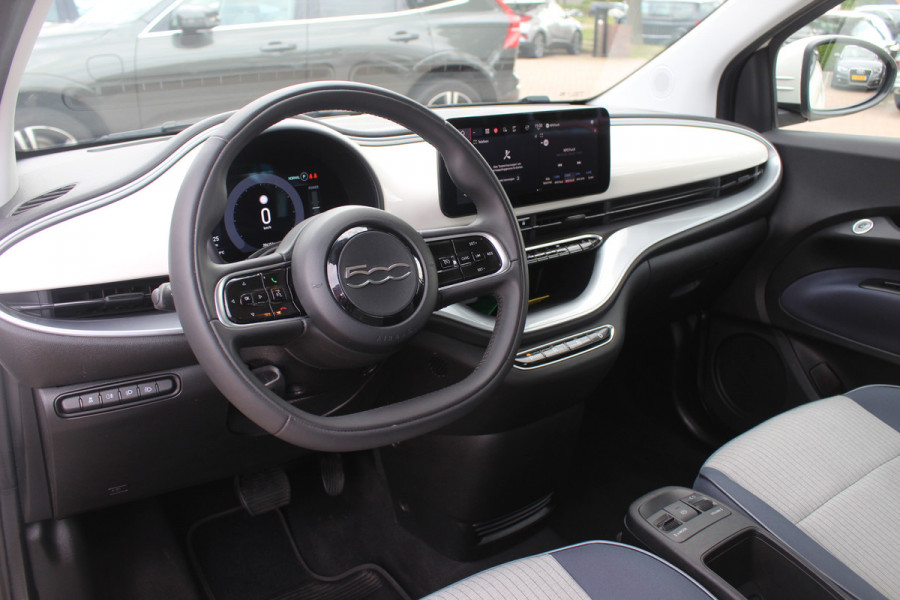Fiat 500 Icon 42 kWh / SoH 94% / Apple CarPlay / Parkeerhulp achter / Keyless / 16'' / DAB / Cruise Control