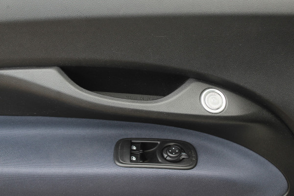 Fiat 500 Icon 42 kWh / SoH 94% / Apple CarPlay / Parkeerhulp achter / Keyless / 16'' / DAB / Cruise Control