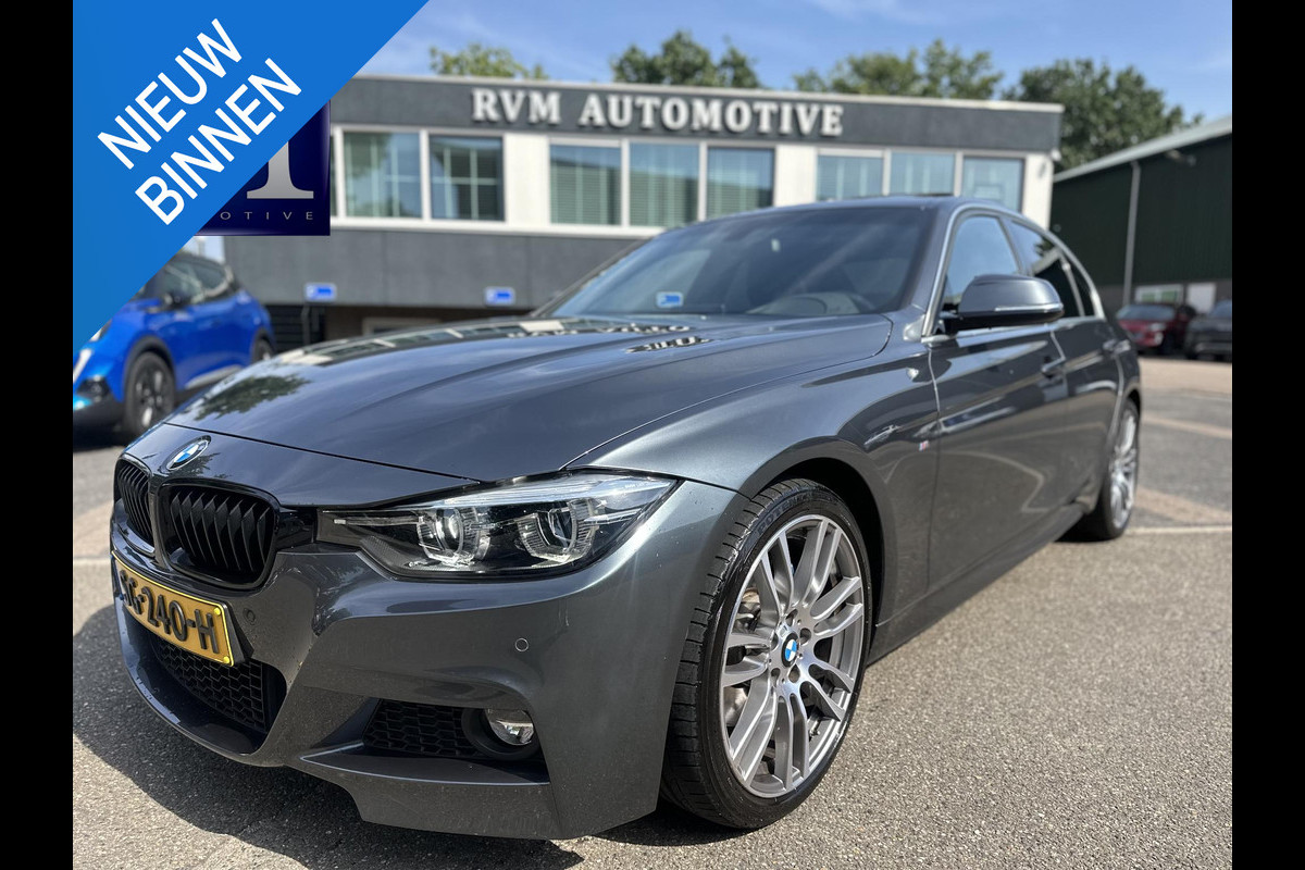 BMW 3-serie 320i Edition M Sport High Executive ZEER COMPLEET | UNIEKE KMSTAND! | ORIG. NL | COMPLEET DEALER ONDERHOUDEN | RIJKLAARPIJS INCL. 12mnd BOVAG BMW 3-serie 320i Edition M Sport High Executive ZEER COMPLEET | UNIEKE KMSTAND! | ORIG. NL | COMPLEET DEALER ONDERHOUDEN | RIJKLAARPIJS INCL. 12mnd BOVAG