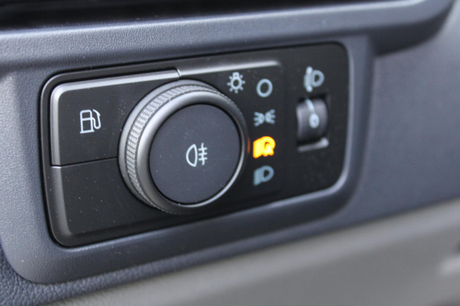 Ford Transit Custom 320 2.5 PHEV L2H1 Sport 233pk | Inklapbare trekhaak | 19 inch lichtmetalen Sport velgen (mat zwart) | Verwarmbaar stuurwiel  | Navigatie systeem | B&O speakers