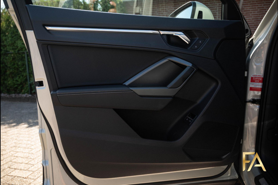 Audi Q3 Sportback 45 TFSI e S Edition S Line|19Inch|Tauzilver|Ambienteverlichting|