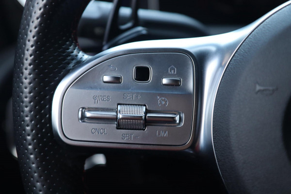 Mercedes-Benz A-Klasse A 220 AMG Line / 2X MEMORY / KEYLESS / CAMERA / CARPLAY