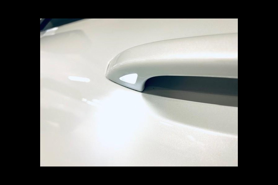 Volvo XC40 T5 262PK Automaat Plug-in Hybrid Ultimate Dark / Adaptieve Cruisecontrol / Elektr. schuifdak / Leer / Stoelverwarming / Stuurverwarming / Elektrische Stoelen / Trekhaak / Elektr. achterklep / Harman Kardon / 360 graden camera