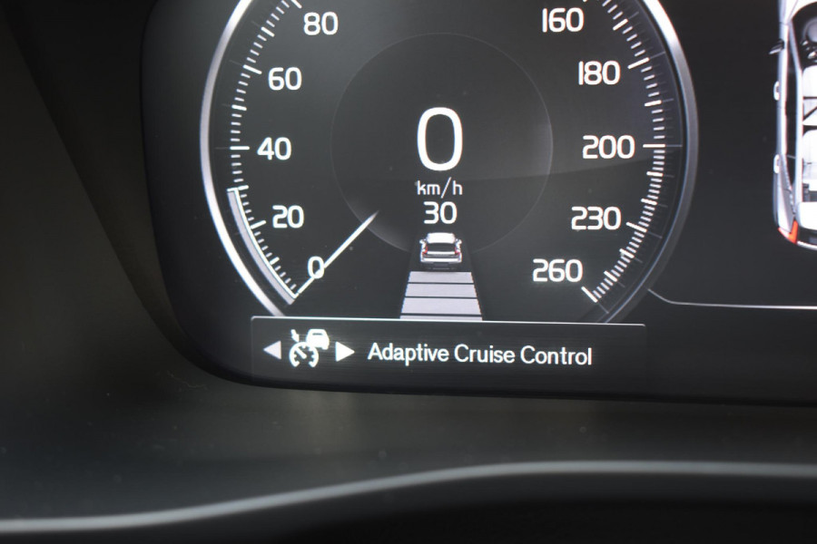 Volvo XC40 T5 262PK Automaat Plug-in Hybrid Ultimate Dark / Adaptieve Cruisecontrol / Elektr. schuifdak / Leer / Stoelverwarming / Stuurverwarming / Elektrische Stoelen / Trekhaak / Elektr. achterklep / Harman Kardon / 360 graden camera