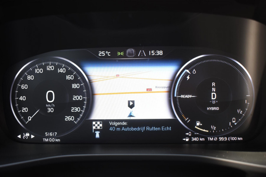 Volvo XC40 T5 262PK Automaat Plug-in Hybrid Ultimate Dark / Adaptieve Cruisecontrol / Elektr. schuifdak / Leer / Stoelverwarming / Stuurverwarming / Elektrische Stoelen / Trekhaak / Elektr. achterklep / Harman Kardon / 360 graden camera