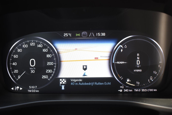 Volvo XC40 T5 262PK Automaat Plug-in Hybrid Ultimate Dark / Adaptieve Cruisecontrol / Elektr. schuifdak / Leer / Stoelverwarming / Stuurverwarming / Elektrische Stoelen / Trekhaak / Elektr. achterklep / Harman Kardon / 360 graden camera