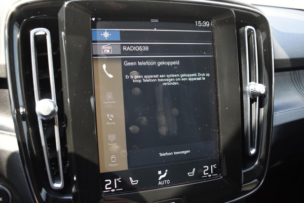 Volvo XC40 T5 262PK Automaat Plug-in Hybrid Ultimate Dark / Adaptieve Cruisecontrol / Elektr. schuifdak / Leer / Stoelverwarming / Stuurverwarming / Elektrische Stoelen / Trekhaak / Elektr. achterklep / Harman Kardon / 360 graden camera