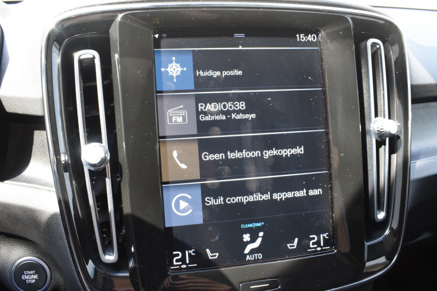 Volvo XC40 T5 262PK Automaat Plug-in Hybrid Ultimate Dark / Adaptieve Cruisecontrol / Elektr. schuifdak / Leer / Stoelverwarming / Stuurverwarming / Elektrische Stoelen / Trekhaak / Elektr. achterklep / Harman Kardon / 360 graden camera