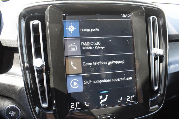 Volvo XC40 T5 262PK Automaat Plug-in Hybrid Ultimate Dark / Adaptieve Cruisecontrol / Elektr. schuifdak / Leer / Stoelverwarming / Stuurverwarming / Elektrische Stoelen / Trekhaak / Elektr. achterklep / Harman Kardon / 360 graden camera