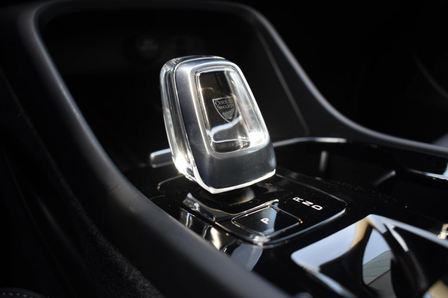 Volvo XC40 T5 262PK Automaat Plug-in Hybrid Ultimate Dark / Adaptieve Cruisecontrol / Elektr. schuifdak / Leer / Stoelverwarming / Stuurverwarming / Elektrische Stoelen / Trekhaak / Elektr. achterklep / Harman Kardon / 360 graden camera