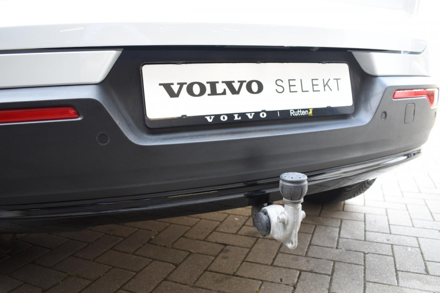 Volvo XC40 T5 262PK Automaat Plug-in Hybrid Ultimate Dark / Adaptieve Cruisecontrol / Elektr. schuifdak / Leer / Stoelverwarming / Stuurverwarming / Elektrische Stoelen / Trekhaak / Elektr. achterklep / Harman Kardon / 360 graden camera