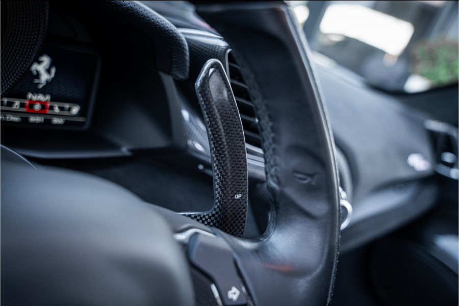 Ferrari 488 3.9 Pista - Lift | Full Carbon Pack | Camera | Dealer O.H.