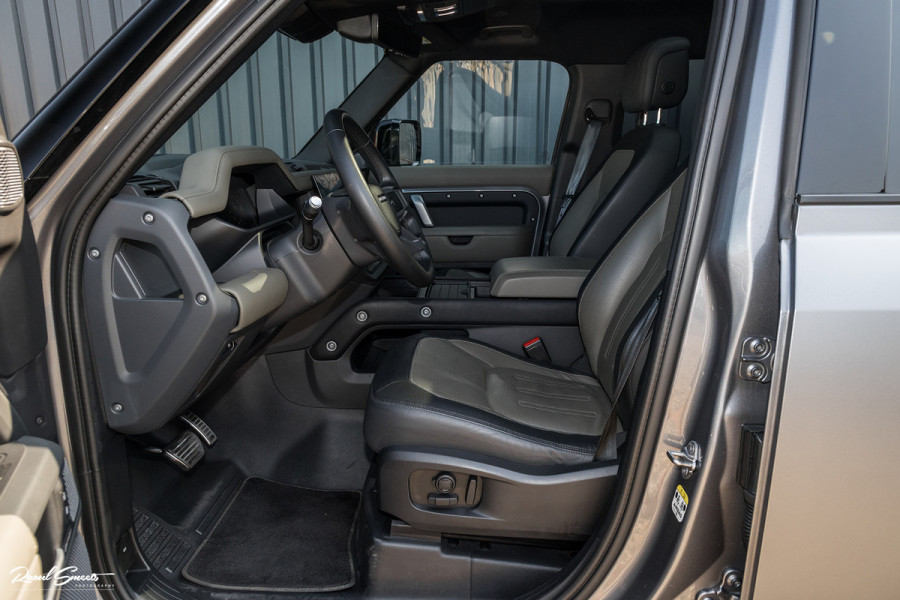 Land Rover Defender 2.0 P400e 110 X-Dynamic HSE | Full Stealth PPF | Adaptieve Cruise | Panorama dak | Zwenkbare trekhaak | Meridian |