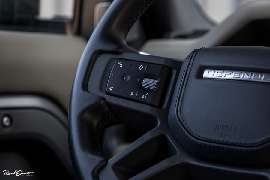 Land Rover Defender 2.0 P400e 110 X-Dynamic HSE | Full Stealth PPF | Adaptieve Cruise | Panorama dak | Zwenkbare trekhaak | Meridian |