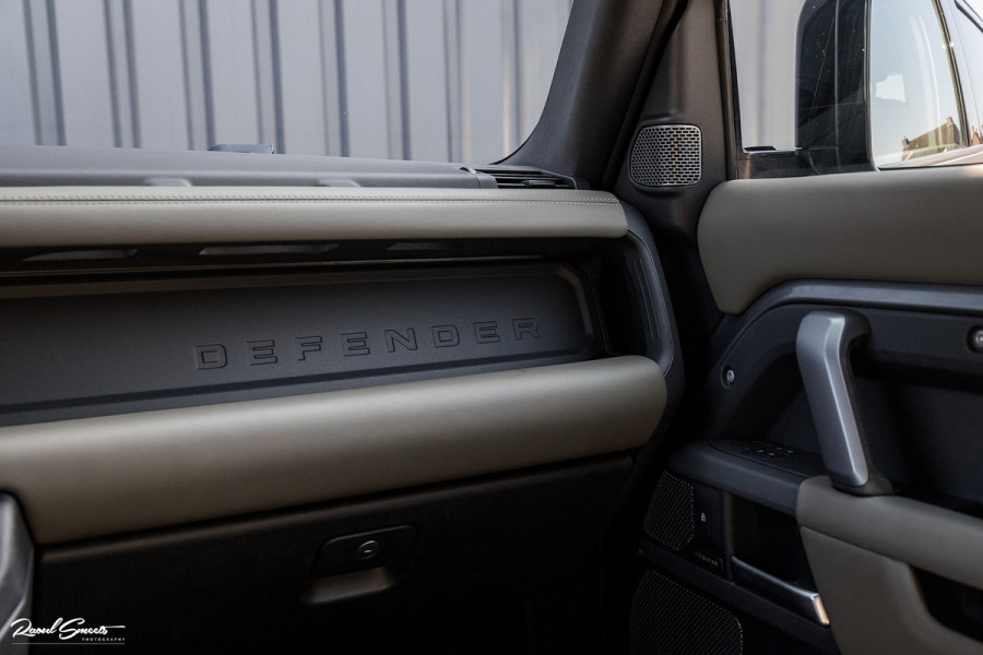 Land Rover Defender 2.0 P400e 110 X-Dynamic HSE | Full Stealth PPF | Adaptieve Cruise | Panorama dak | Zwenkbare trekhaak | Meridian |