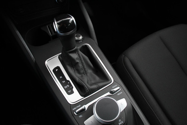 Audi Q2 35 TFSI 150pk Prestige Automaat S-Tronic Audi Q2 35 TFSI 150pk Prestige S-Tronic | Navigatie | Apple Carplay/Android Auto | Climate Control | Adaptive Cruise Control | Parkeer sensoren | Led | Dab | Camera | Stoelverwarming
