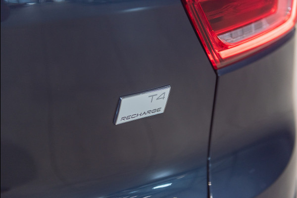 Volvo XC40 T4 Aut. Plug-In Hybrid Inscription Leder Panoramadak 211pk