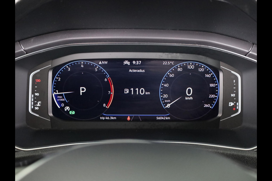 Volkswagen T-Roc 1.5 TSI Sport 150 pk Automaat (DSG) | Navigatie | Trekhaak | Parkeersensoren | Adaptieve cruise control | Elektr. achterklep |