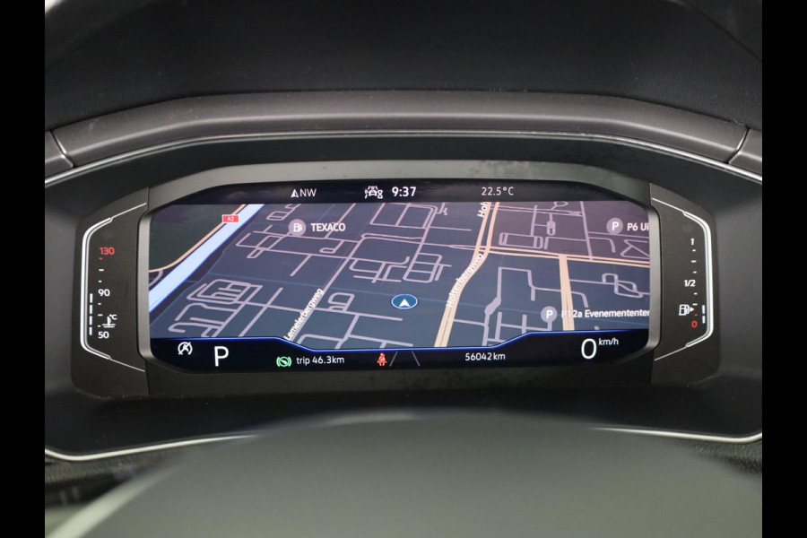 Volkswagen T-Roc 1.5 TSI Sport 150 pk Automaat (DSG) | Navigatie | Trekhaak | Parkeersensoren | Adaptieve cruise control | Elektr. achterklep |