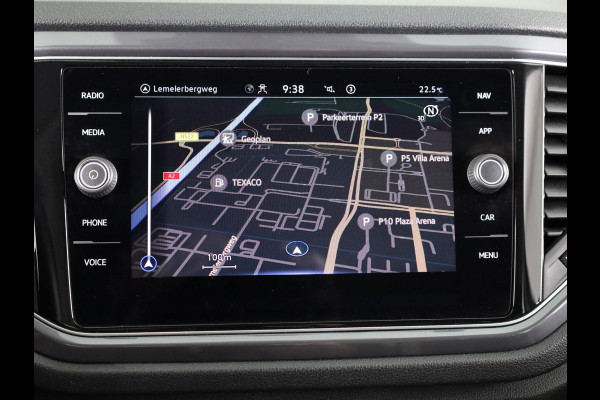 Volkswagen T-Roc 1.5 TSI Sport 150 pk Automaat (DSG) | Navigatie | Trekhaak | Parkeersensoren | Adaptieve cruise control | Elektr. achterklep |