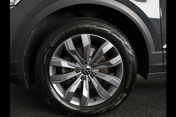 Volkswagen T-Roc 1.5 TSI Sport 150 pk Automaat (DSG) | Navigatie | Trekhaak | Parkeersensoren | Adaptieve cruise control | Elektr. achterklep |