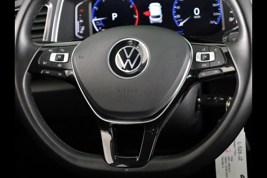 Volkswagen T-Roc 1.5 TSI Sport 150 pk Automaat (DSG) | Navigatie | Trekhaak | Parkeersensoren | Adaptieve cruise control | Elektr. achterklep |