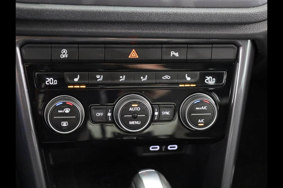 Volkswagen T-Roc 1.5 TSI Sport 150 pk Automaat (DSG) | Navigatie | Trekhaak | Parkeersensoren | Adaptieve cruise control | Elektr. achterklep |