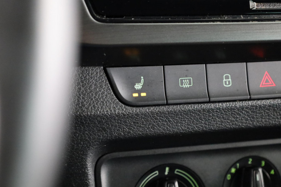 Škoda Fabia Combi 1.0 TSI Business Edition 95 pk | Navigatie via App | Parkeersensoren | Apple Carplay/Android Auto | Cruise control | Stoelverwarming |
