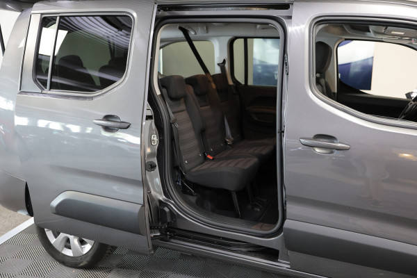 Opel Combo 1.5 Turbo Innovation 7pers AUTOM Carplay TREKH 360Cam Side/Lane-Assist '22