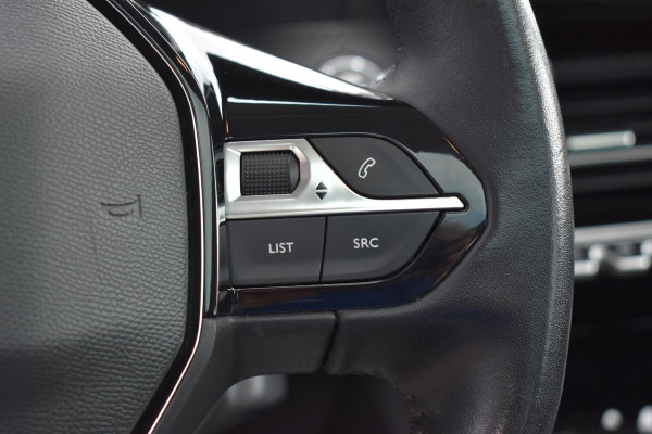 Peugeot 208 1.2 PureTech 100 PK Allure | Trekhaak | Carplay | Panodak | Incl. garantie