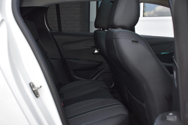 Peugeot 208 1.2 PureTech 100 PK Allure | Trekhaak | Carplay | Panodak | Incl. garantie