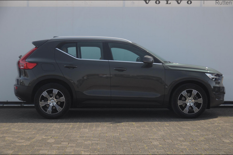 Volvo XC40 T4 190PK Automaat Inscription / Trekhaak / Adaptieve cruise control / BLIS / Stoel - Stuurwielverwarming / On Call / Parkeersensoren met 360 camera