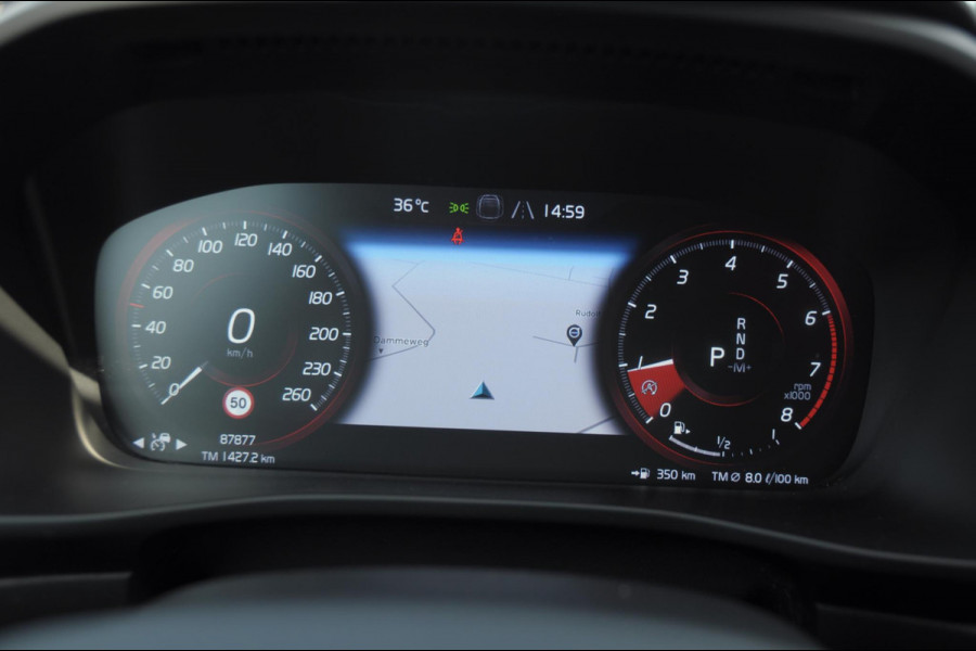 Volvo XC40 T4 190PK Automaat Inscription / Trekhaak / Adaptieve cruise control / BLIS / Stoel - Stuurwielverwarming / On Call / Parkeersensoren met 360 camera