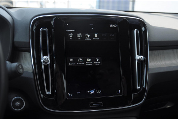 Volvo XC40 T4 190PK Automaat Inscription / Trekhaak / Adaptieve cruise control / BLIS / Stoel - Stuurwielverwarming / On Call / Parkeersensoren met 360 camera