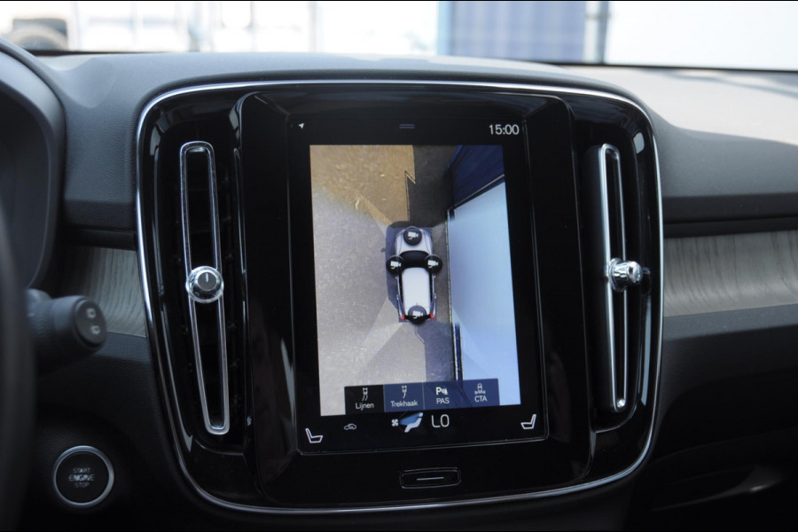 Volvo XC40 T4 190PK Automaat Inscription / Trekhaak / Adaptieve cruise control / BLIS / Stoel - Stuurwielverwarming / On Call / Parkeersensoren met 360 camera