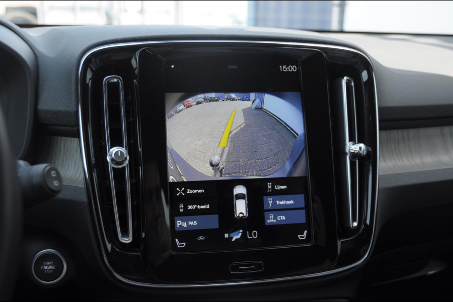 Volvo XC40 T4 190PK Automaat Inscription / Trekhaak / Adaptieve cruise control / BLIS / Stoel - Stuurwielverwarming / On Call / Parkeersensoren met 360 camera