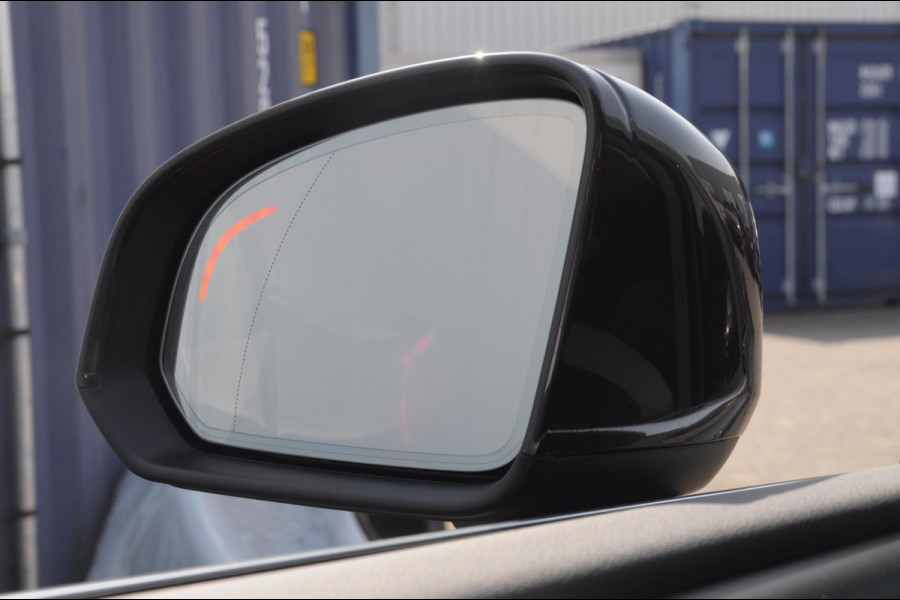 Volvo XC40 T4 190PK Automaat Inscription / Trekhaak / Adaptieve cruise control / BLIS / Stoel - Stuurwielverwarming / On Call / Parkeersensoren met 360 camera