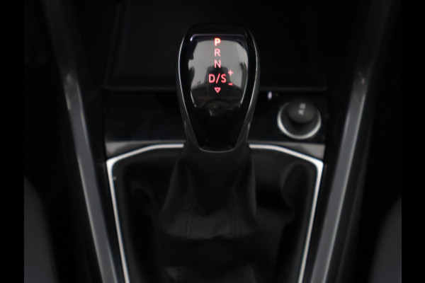 Volkswagen T-Cross 1.0 TSI Style Two-Tone Automaat | 1e eigenaar | Navigatie | Stoelverwarming | Camera |
