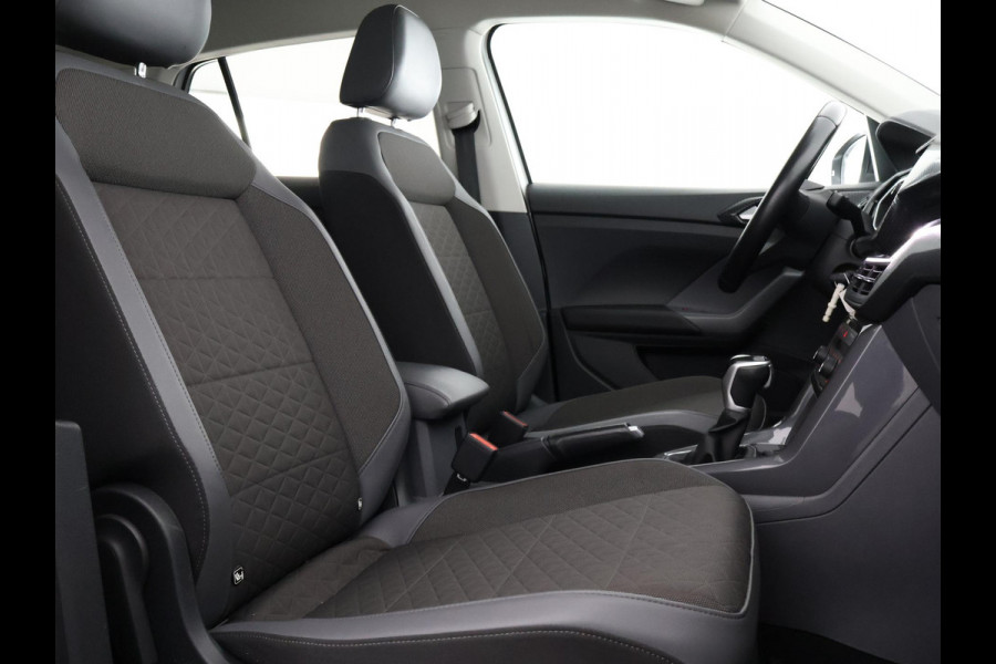 Volkswagen T-Cross 1.0 TSI Style Two-Tone Automaat | 1e eigenaar | Navigatie | Stoelverwarming | Camera |