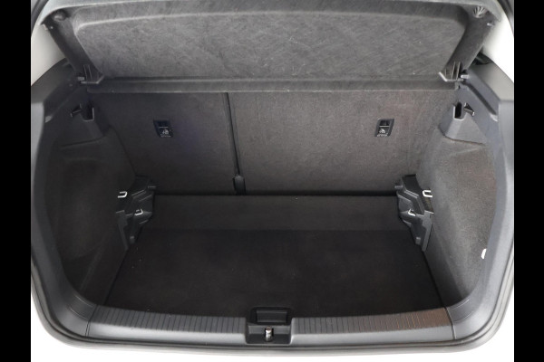 Volkswagen T-Cross 1.0 TSI Style Two-Tone Automaat | 1e eigenaar | Navigatie | Stoelverwarming | Camera |