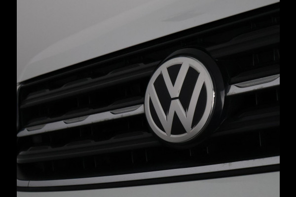 Volkswagen T-Cross 1.0 TSI Style Two-Tone Automaat | 1e eigenaar | Navigatie | Stoelverwarming | Camera |