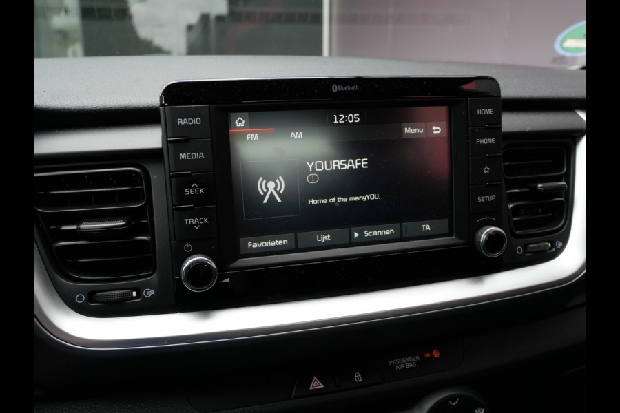 Kia Stonic 1.2 DESIGN EDITION | CRUISE | AIRCO | CARPLAY | 4-CILINDER | STUUR + STOEL VERW!!