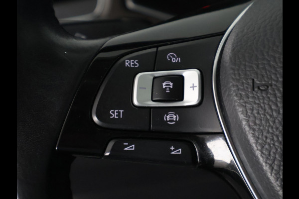Volkswagen T-Roc 1.5 TSI Style | Apple Carplay & AndroidAUTO | Cruise Control | Camera | Parkeersensoren |