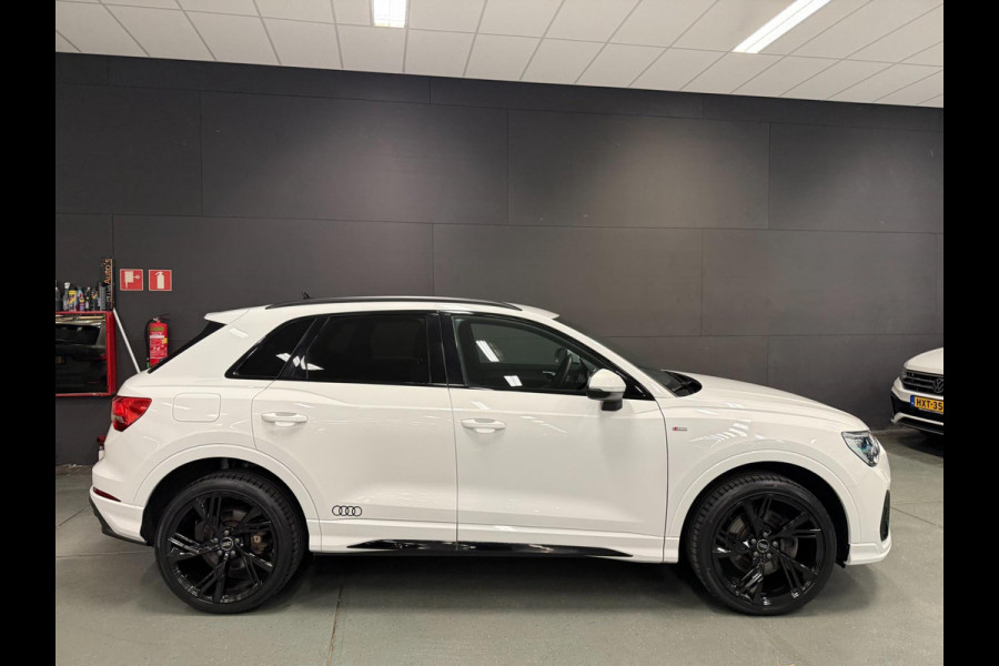 Audi Q3 45 TFSI e S edition S-LINE BLACK-LINE 20'' NAVI/V-COCKPIT/DAB/ECC/PDC/CRUISE///