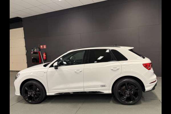 Audi Q3 45 TFSI e S edition S-LINE BLACK-LINE 20'' NAVI/V-COCKPIT/DAB/ECC/PDC/CRUISE///