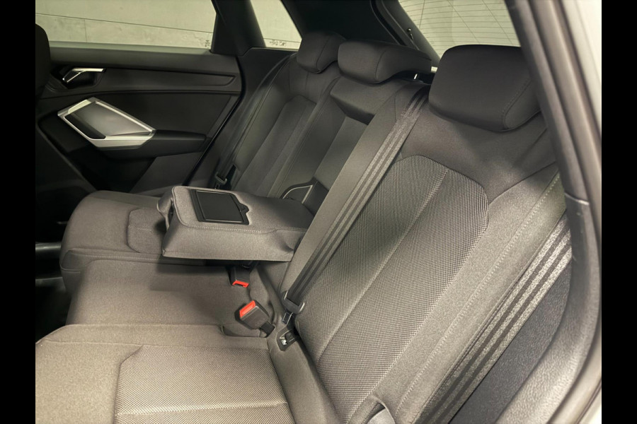 Audi Q3 45 TFSI e S edition S-LINE BLACK-LINE 20'' NAVI/V-COCKPIT/DAB/ECC/PDC/CRUISE///